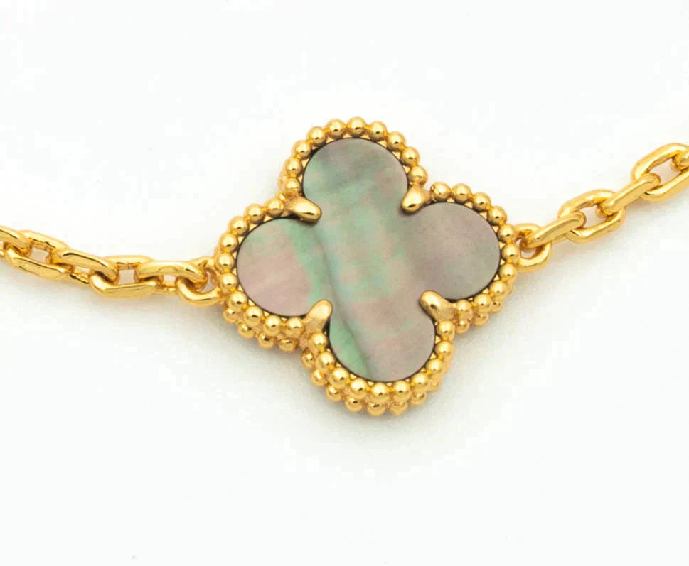[⭐Shinejoy] CLOVER 5 MOTIF GRAY MOP BRACELET COLLECTION