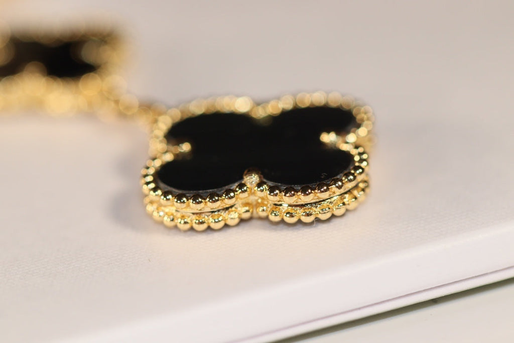 [Marin]BOUCLES D'OREILLES CLOVER ONYX NACRE OR 3 MOTIFS
