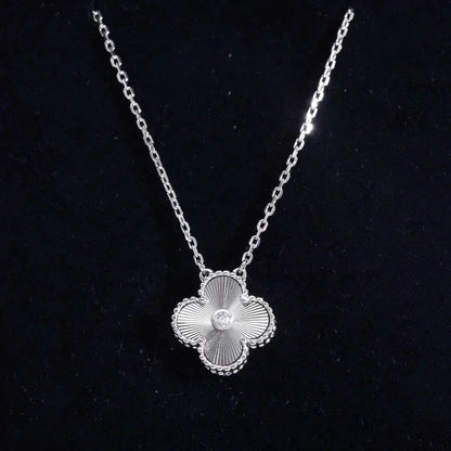 [Marin]CLOVER  15MM DIAMOND LASER NECKLACE SILVER