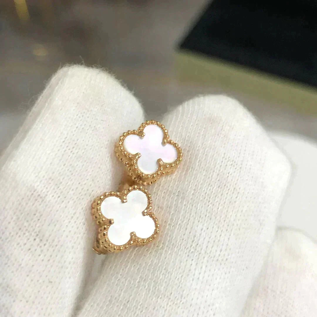 [Marin]BOUCLES D'OREILLES CLOVER MINI 9,5 MM EN NACRE BLANCHE