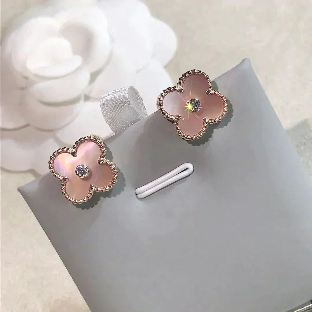 [Marin]CLOVER MEDIUM 1 MOTIFS  PINK MOP DIAMOND EARRINGS