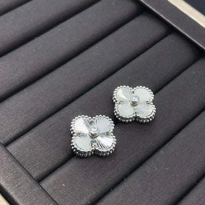 [Marin-Jewelry]CLOVER MINI 9.5MM LASER EARRINGS