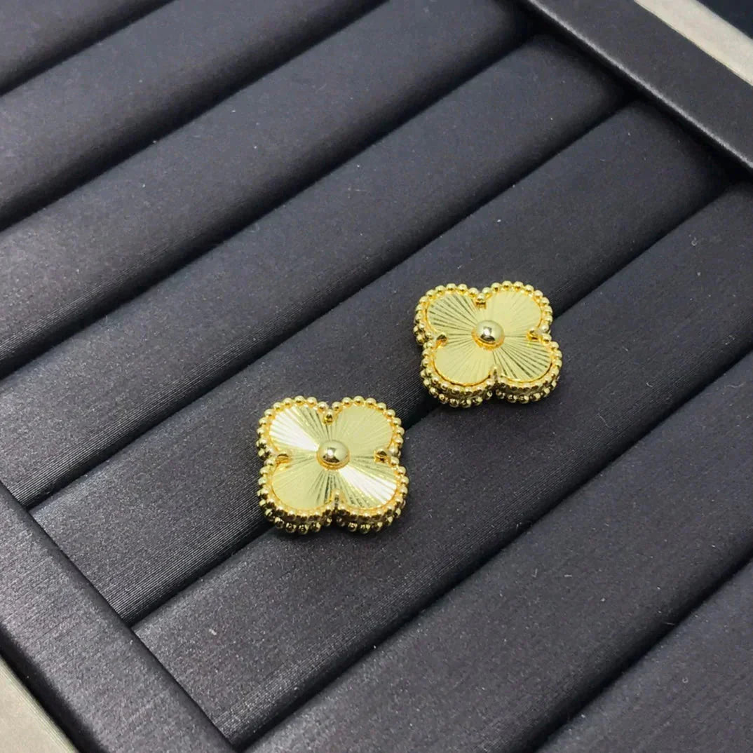 [Marin]CLOVER MINI 9.5MM LASER EARRINGS
