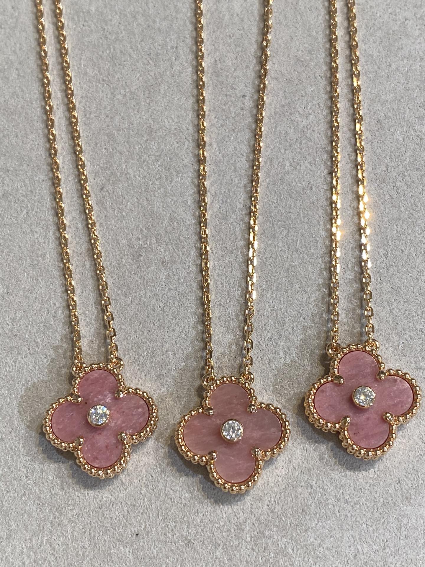 [Marin-Jewelry]CLOVER 15MM DIAMOND RHODONITE NECKLACE