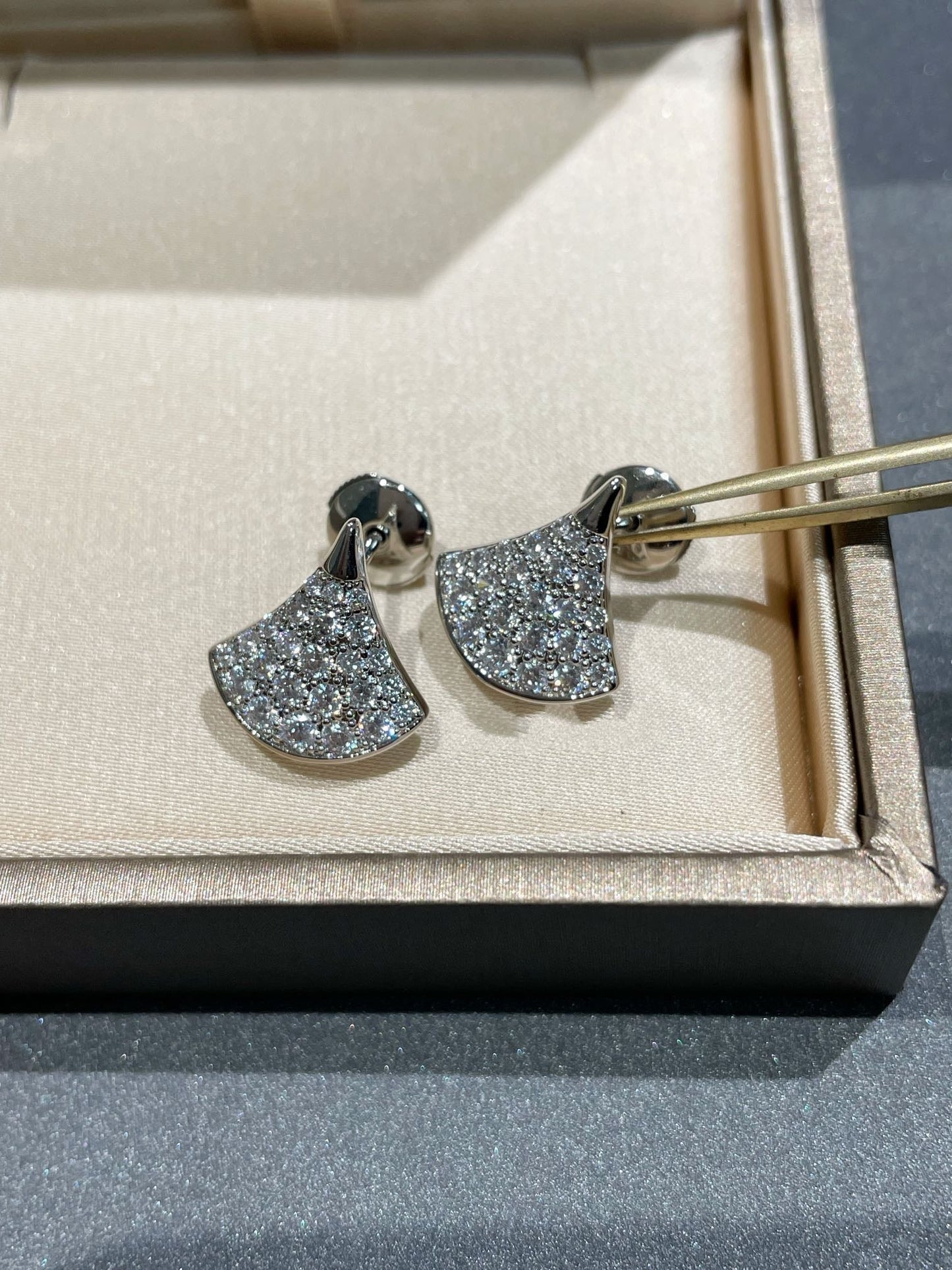 [Marin]DREAM STUD EARRINGS DIAMOND