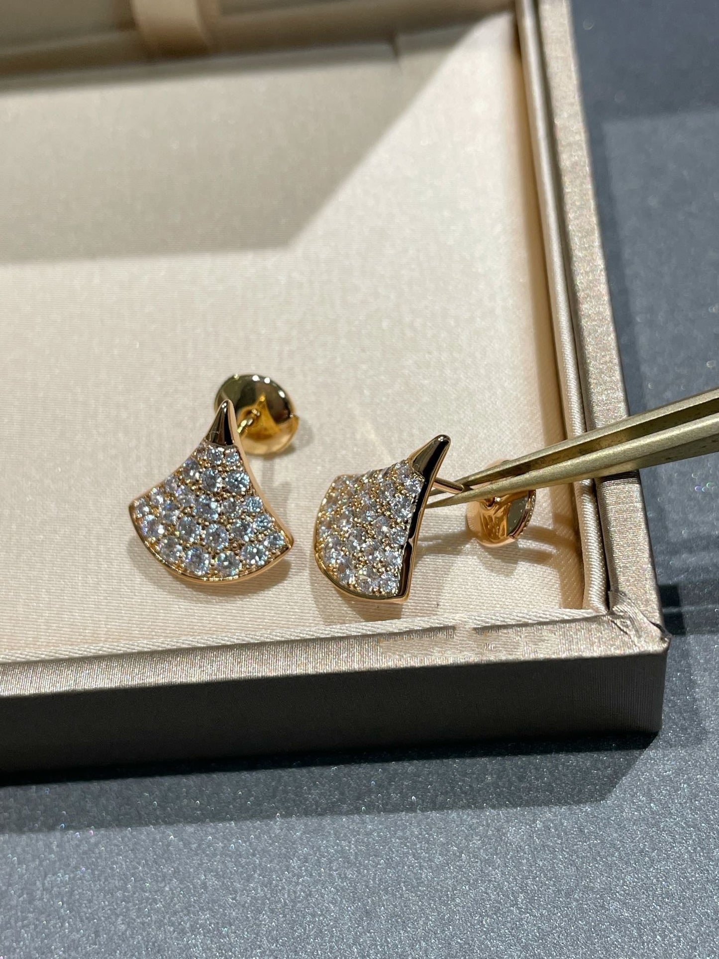 [Marin]DREAM STUD EARRINGS DIAMOND