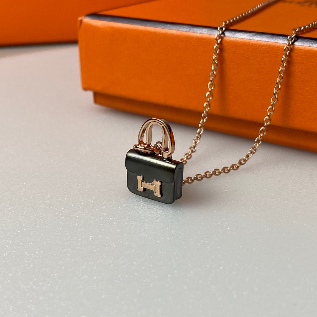 [Marin]COLLIER PENDENTIF OR ROSE CONSTANCE BLACK