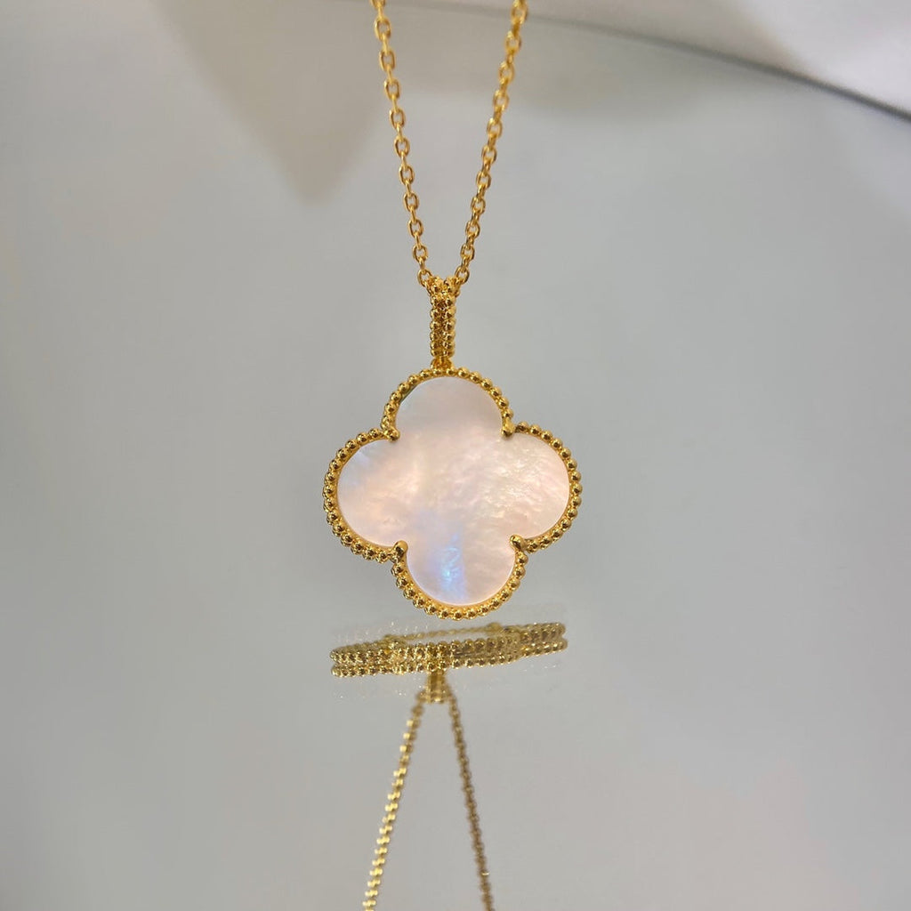 [Marin]CLOVER 25MM MOP LARGE PENDANT NECKLACE