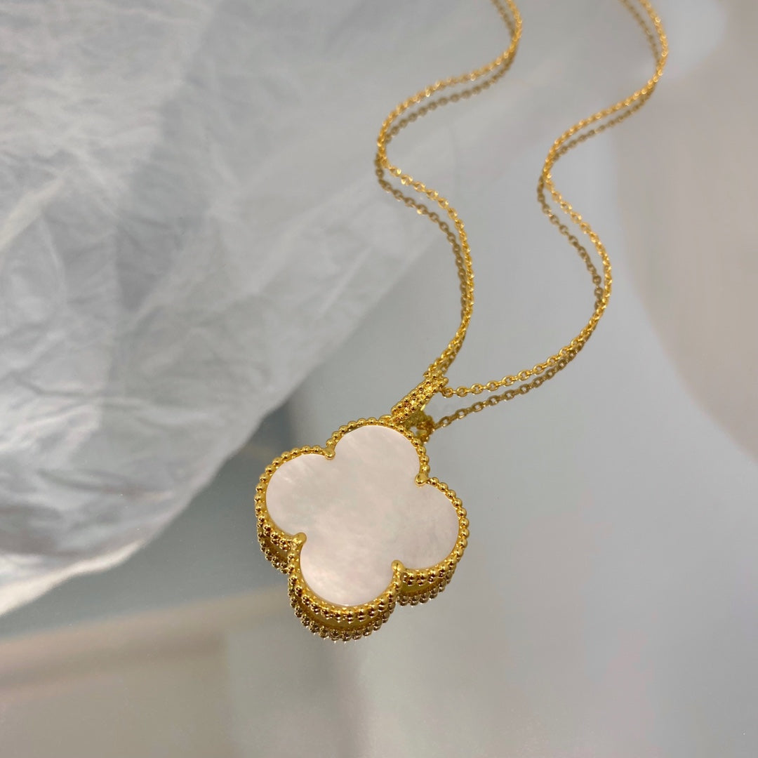 [Marin]CLOVER 25MM MOP LARGE PENDANT NECKLACE