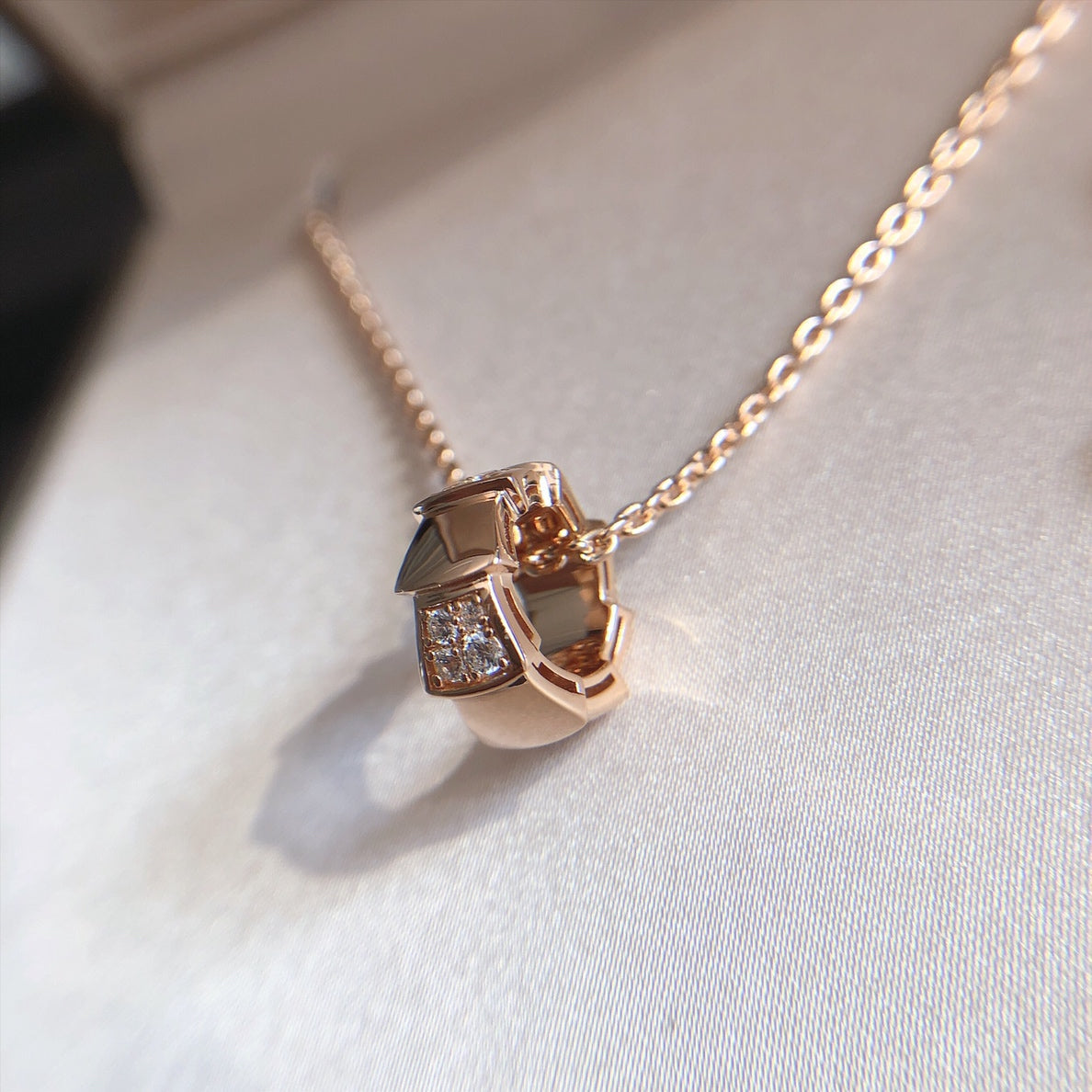 [Marin]SERPENTI PEDANT DIAMOND PINK GOLD NECKLACE
