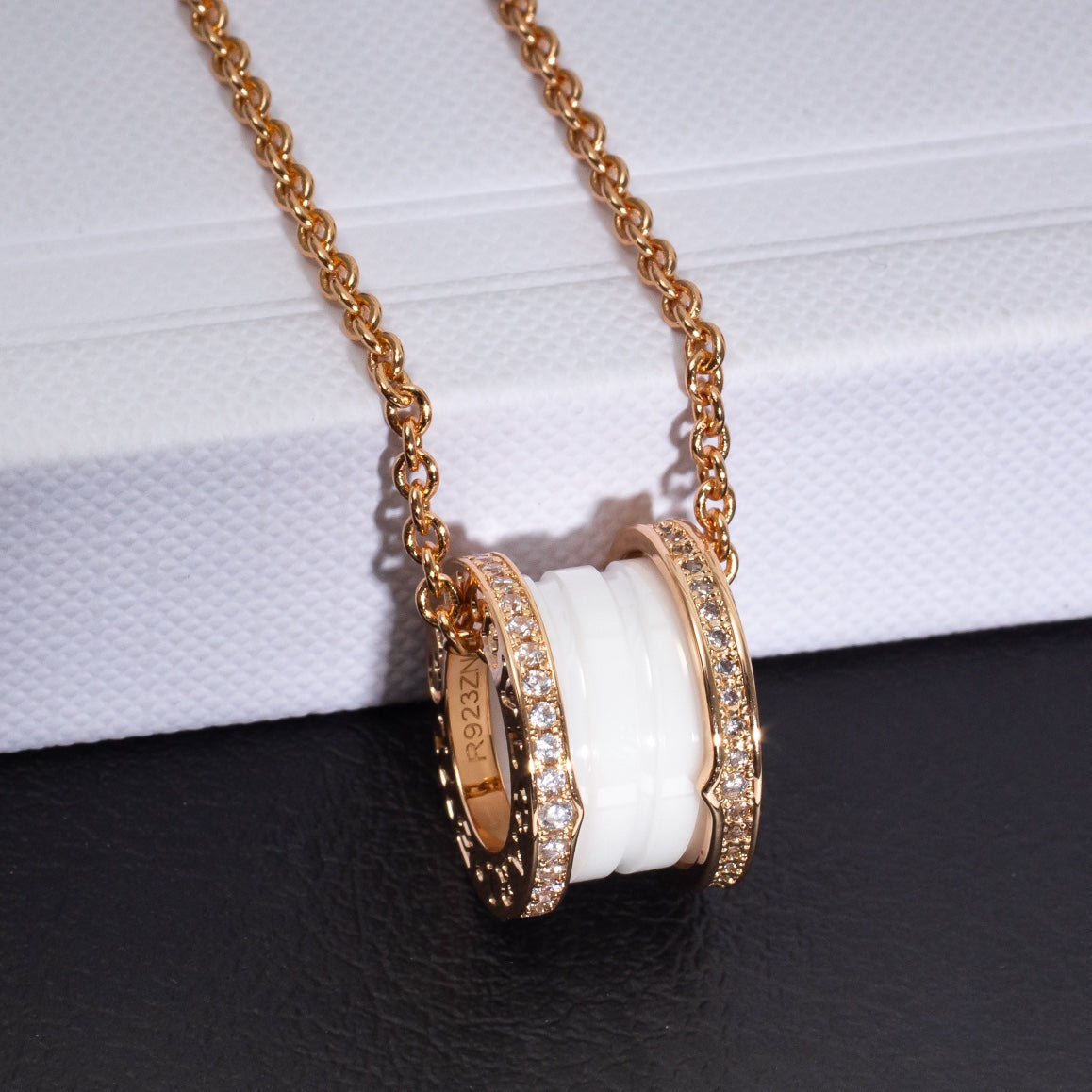 [Marin]ZERO 1 WHITE CERAMIC PINK GOLD DIAMOND NECKLACE