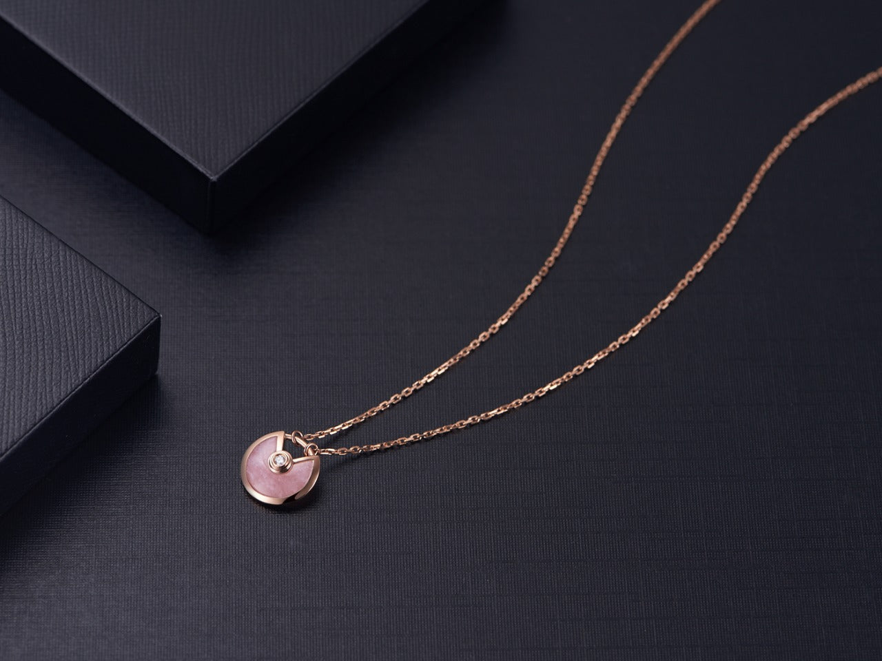 [Marin]COLLIER AMULETTE NACRE ROSE OR ROSE
