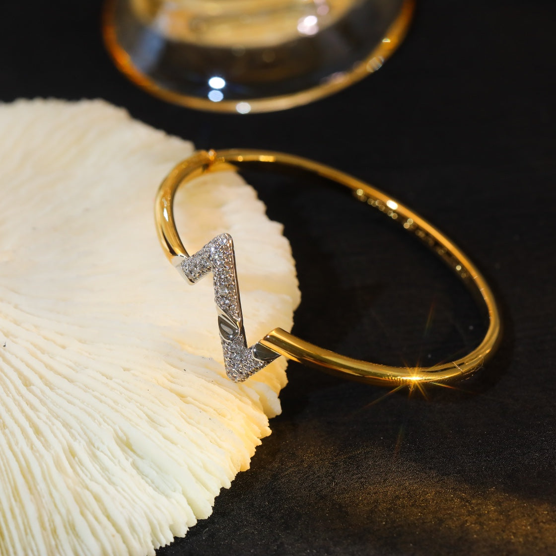 [Marin]VOLTE UPSITE DOWN GOLD DIAMOND BRACELET