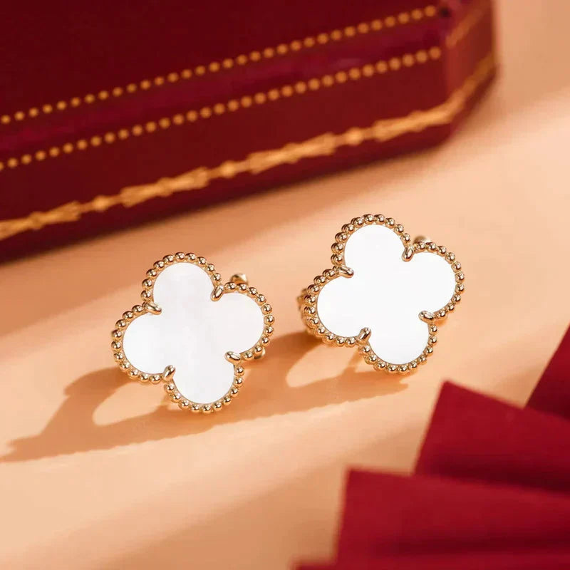 [Marin-Jewelry]CLOVER MEDIUM 1 MOTIFS  WHITE MOP STUD EARRINGS