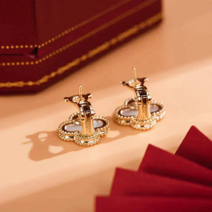 [Marin-Jewelry]CLOVER MEDIUM 1 MOTIFS  WHITE MOP STUD EARRINGS