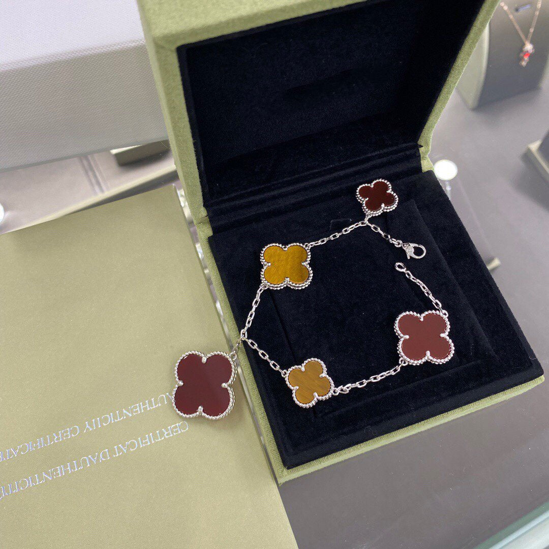 [Marin]CLOVER 5 MOTIFS SIVLER CARNELIAN TIGER EYE BRACELET