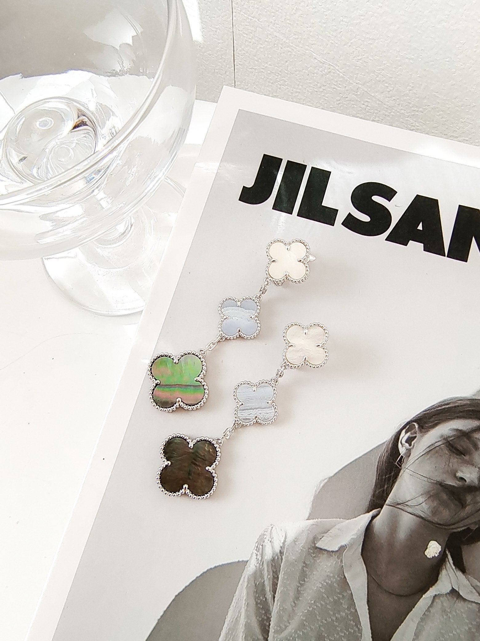 [Marin]BOUCLES D'OREILLES CLOVER 3 MOTIFS EN CHALCEDOINE ET NACRE FONCÉE EN ARGENT