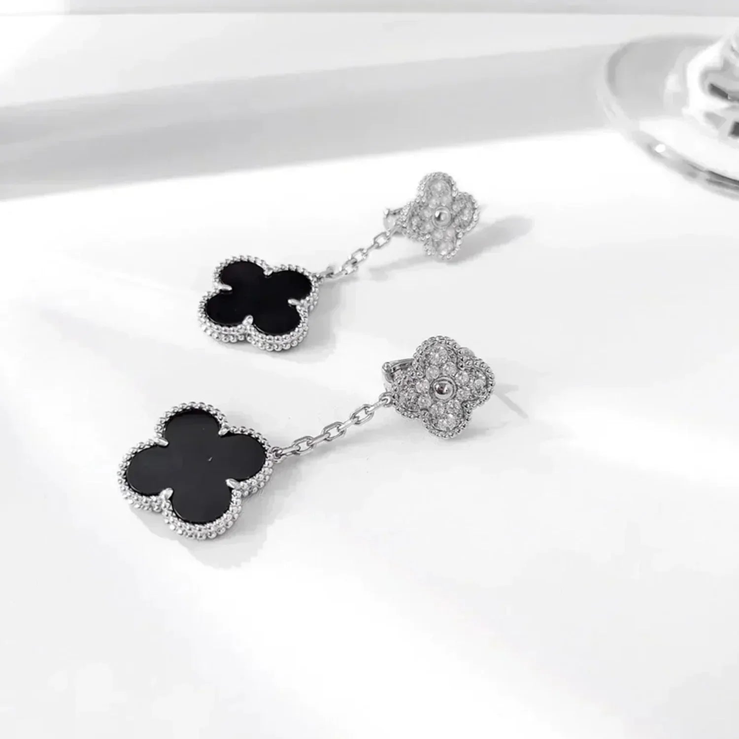 [Marin]CLOVER 2 MOTIFS DIAMANT ONYX BOUCLES D'OREILLES ARGENT