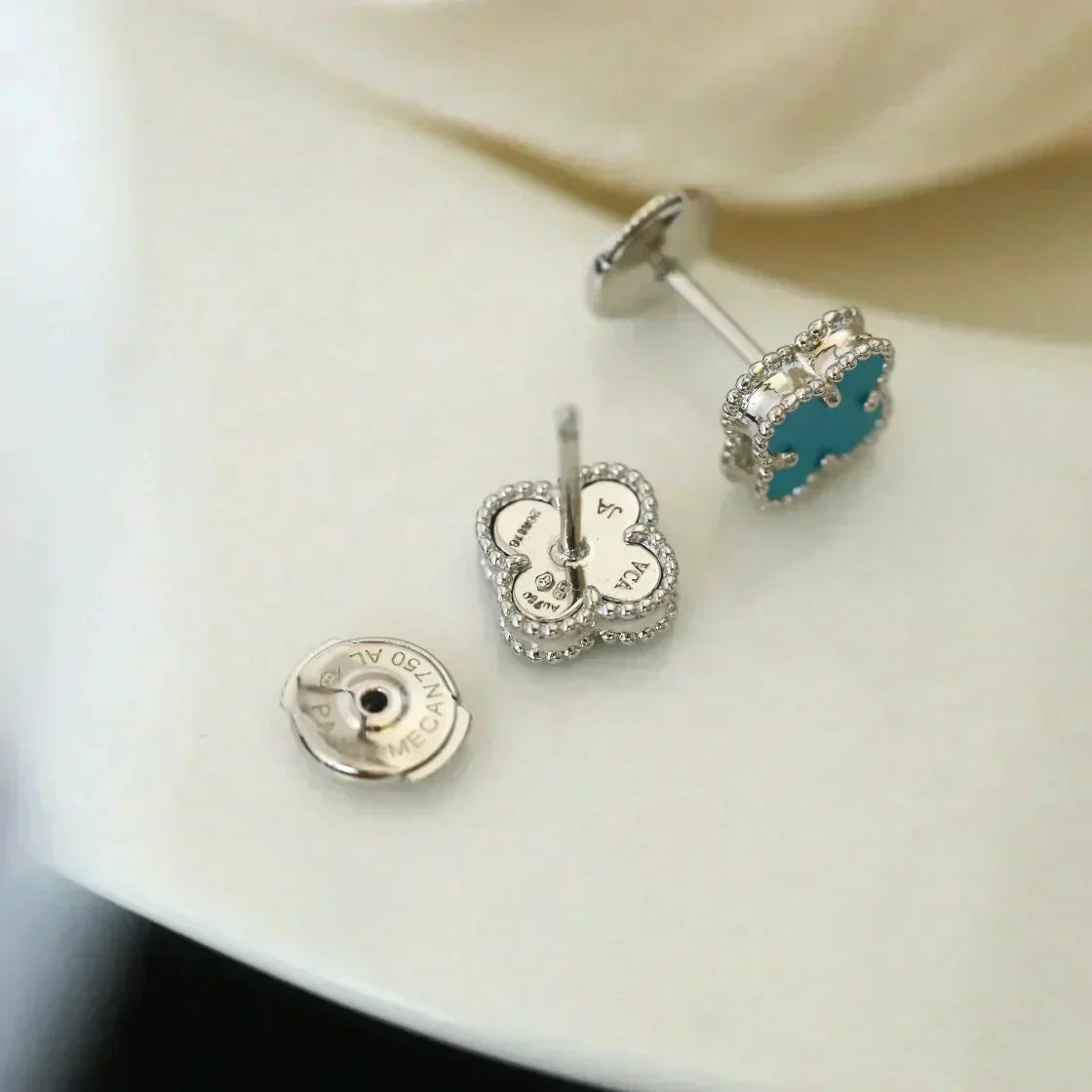 [Marin]CLOVER MINI 9.5MM ONYX STUD EARRINGS SILVER