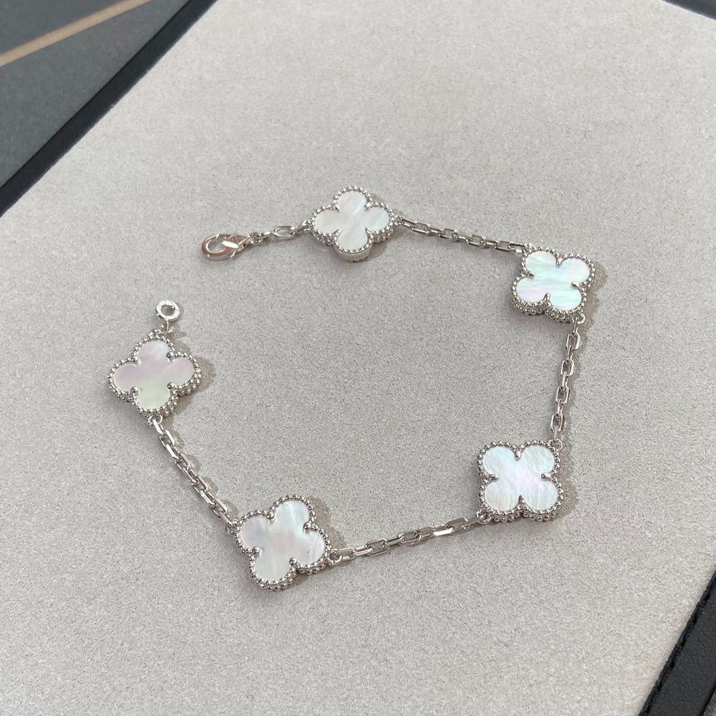 [⭐Shinejoy]CLOVER WHITE PEARL MOP 5 MOTIF BRACELET COLLECTION