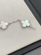 [⭐Shinejoy]CLOVER WHITE PEARL MOP 5 MOTIF BRACELET COLLECTION