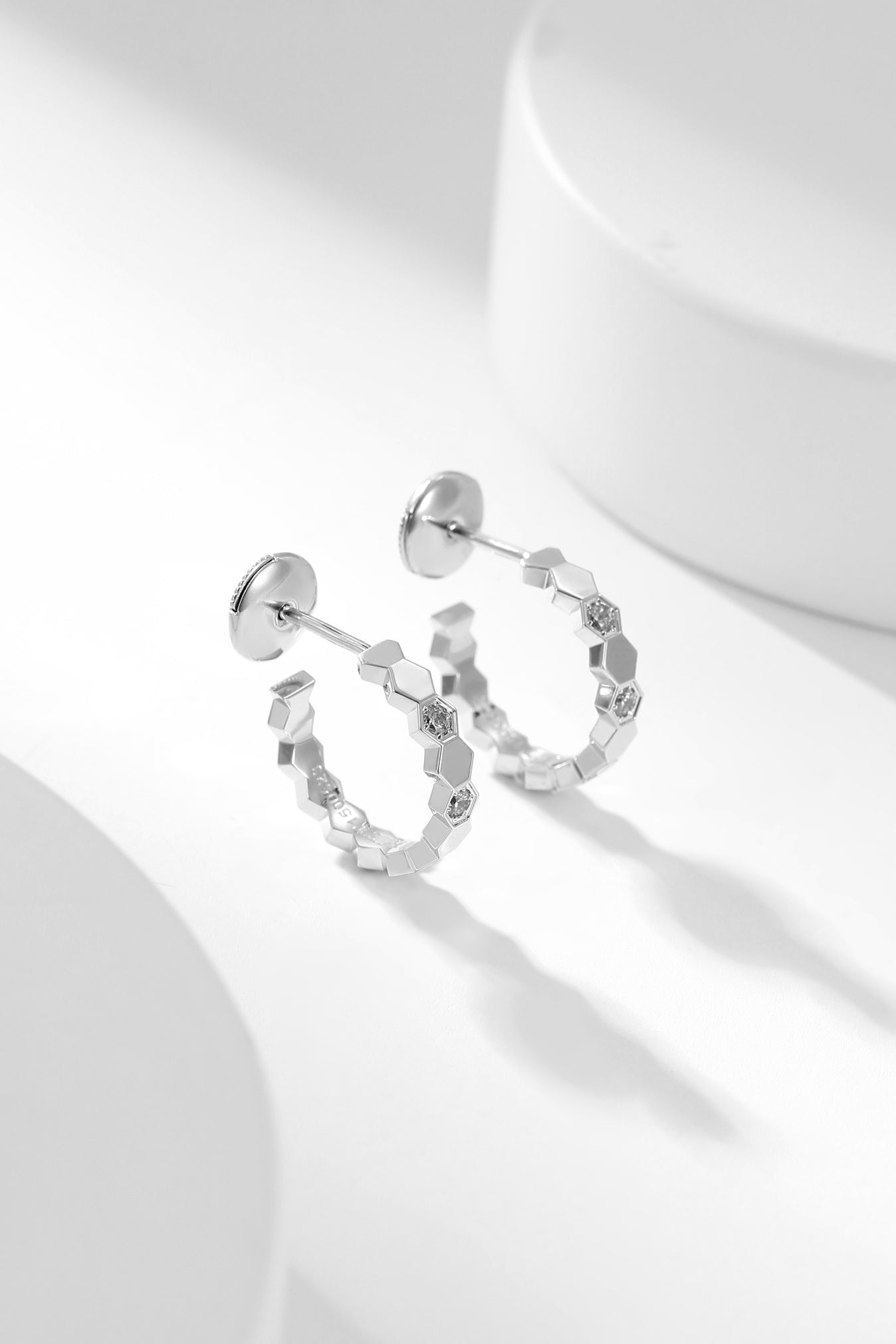 [Marin]BEE LOVE DIAMOND HOOP EARRINGS
