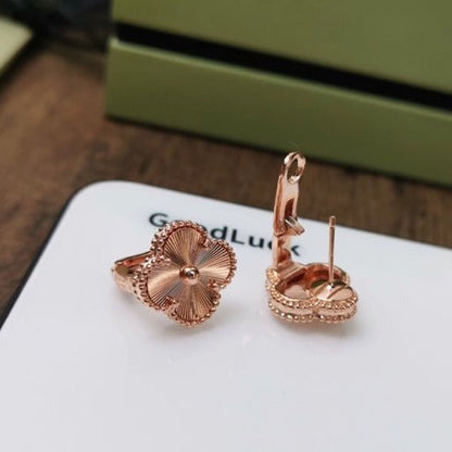 [Marin]CLOVER MEDIUM STUD EARRINGS