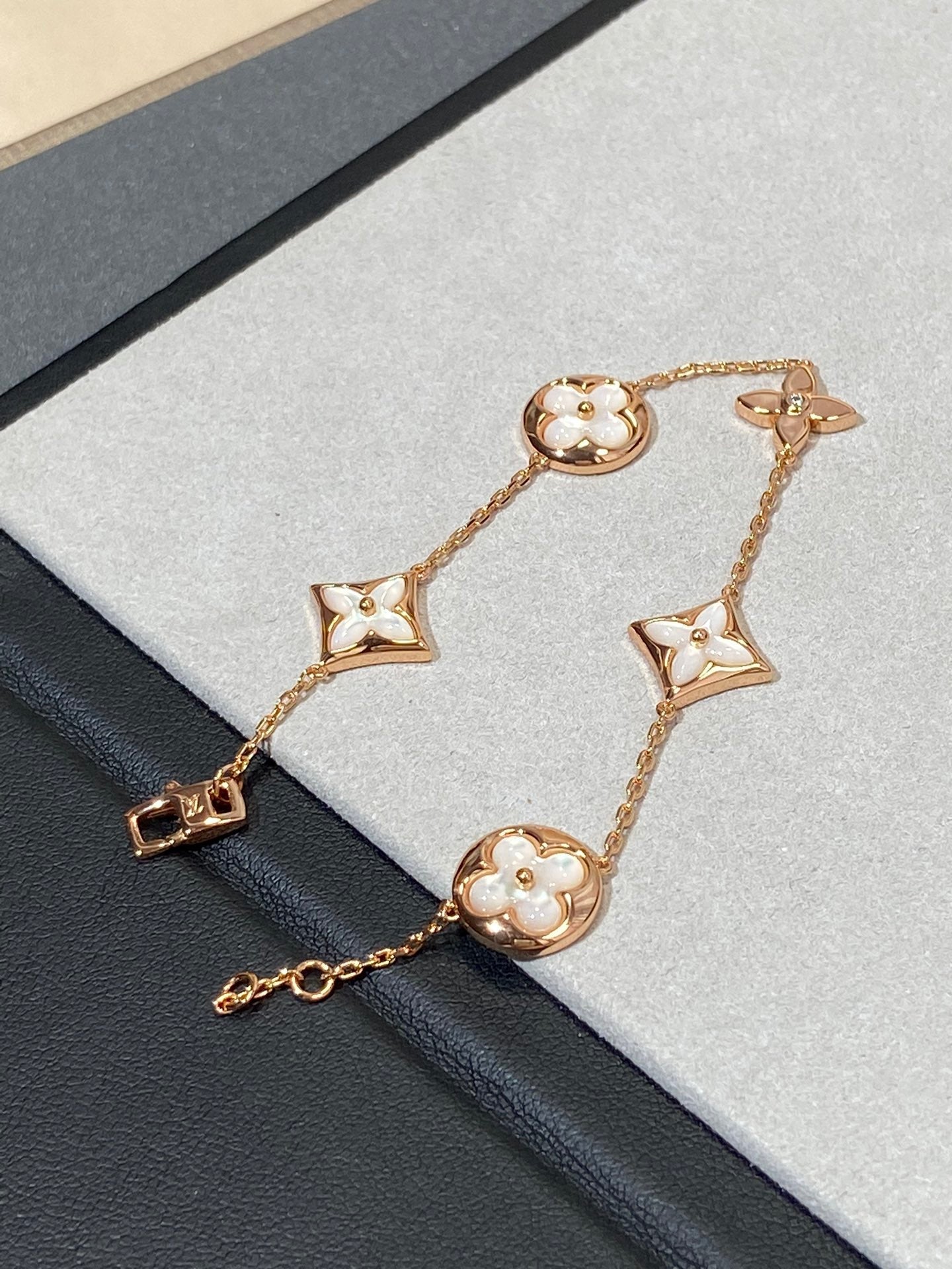 [Marin-Jewelry]STAR AND SUN 5 MOTIF MOP PINK GOLD BRACELET