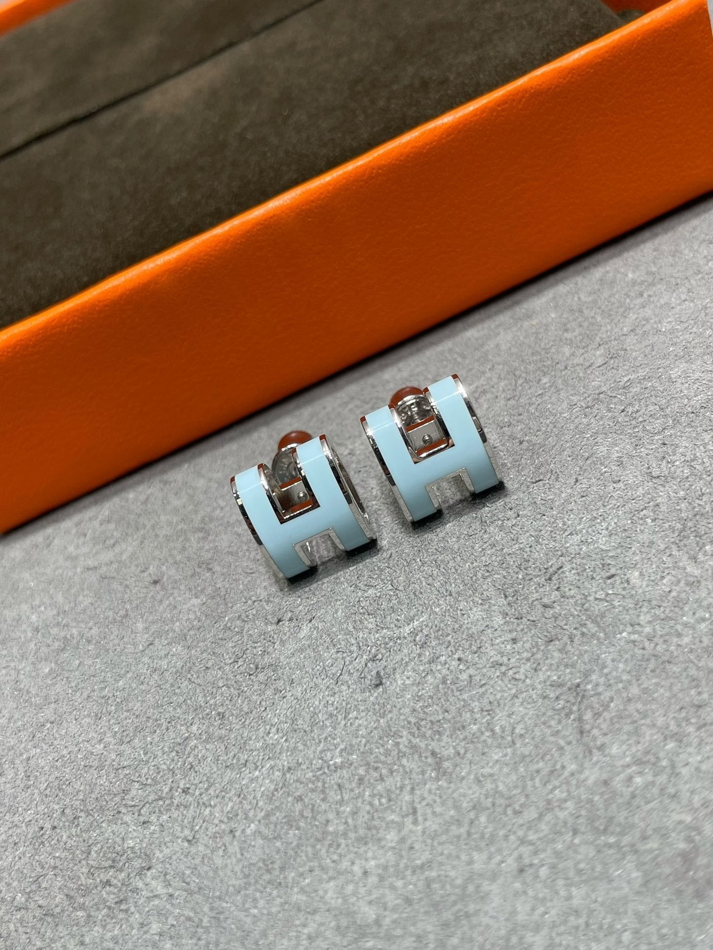 [Marin-Jewelry]POP H SKY BLUE STUD EARRINGS