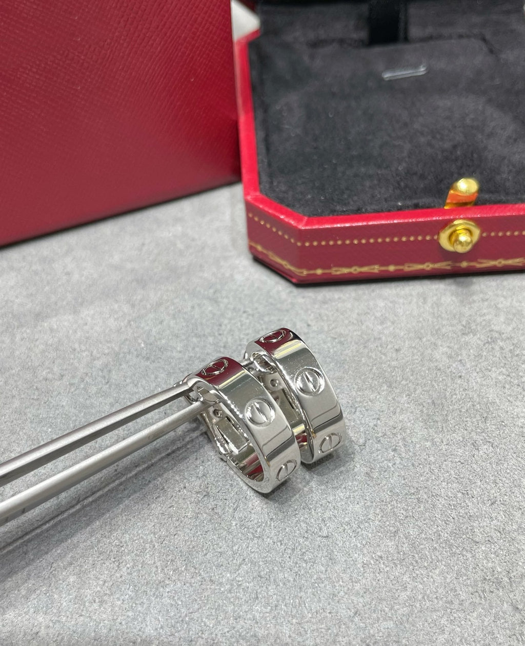 [Marin]LOVE 5.5MM EARRINGS