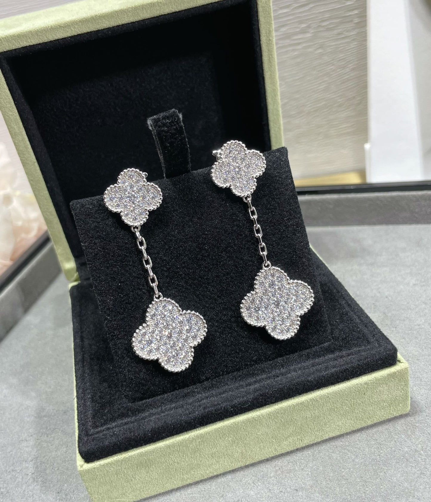 [Marin-Jewelry]CLOVER 2 MOTIFS DIAMOND PAVED SILVER EARRINGS