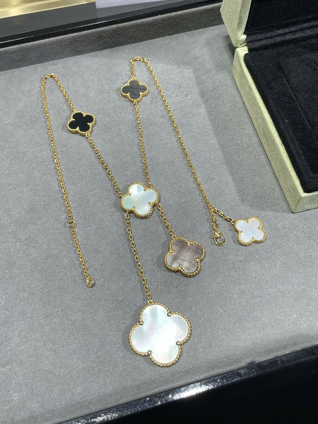 [Marin]COLLIER CLOVER 6 MOTIFS MOP ONYX OR