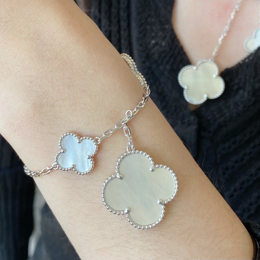 [Marin]CLOVER 5 MOTIF WHITE MOP SILVER BRACELET