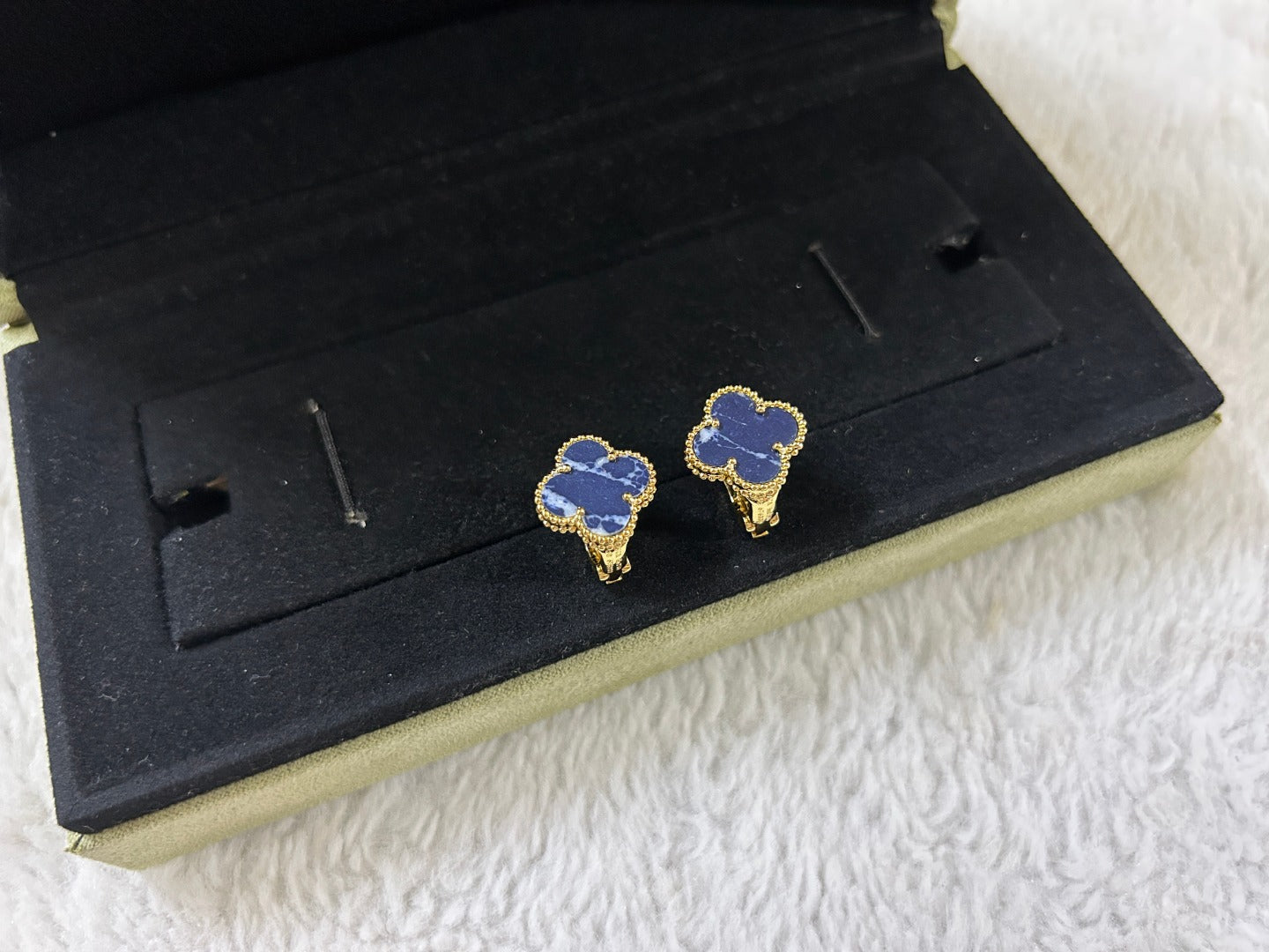 [Marin-Jewelry]CLOVER PIETERSITE MEDIUM STUD EARRINGS