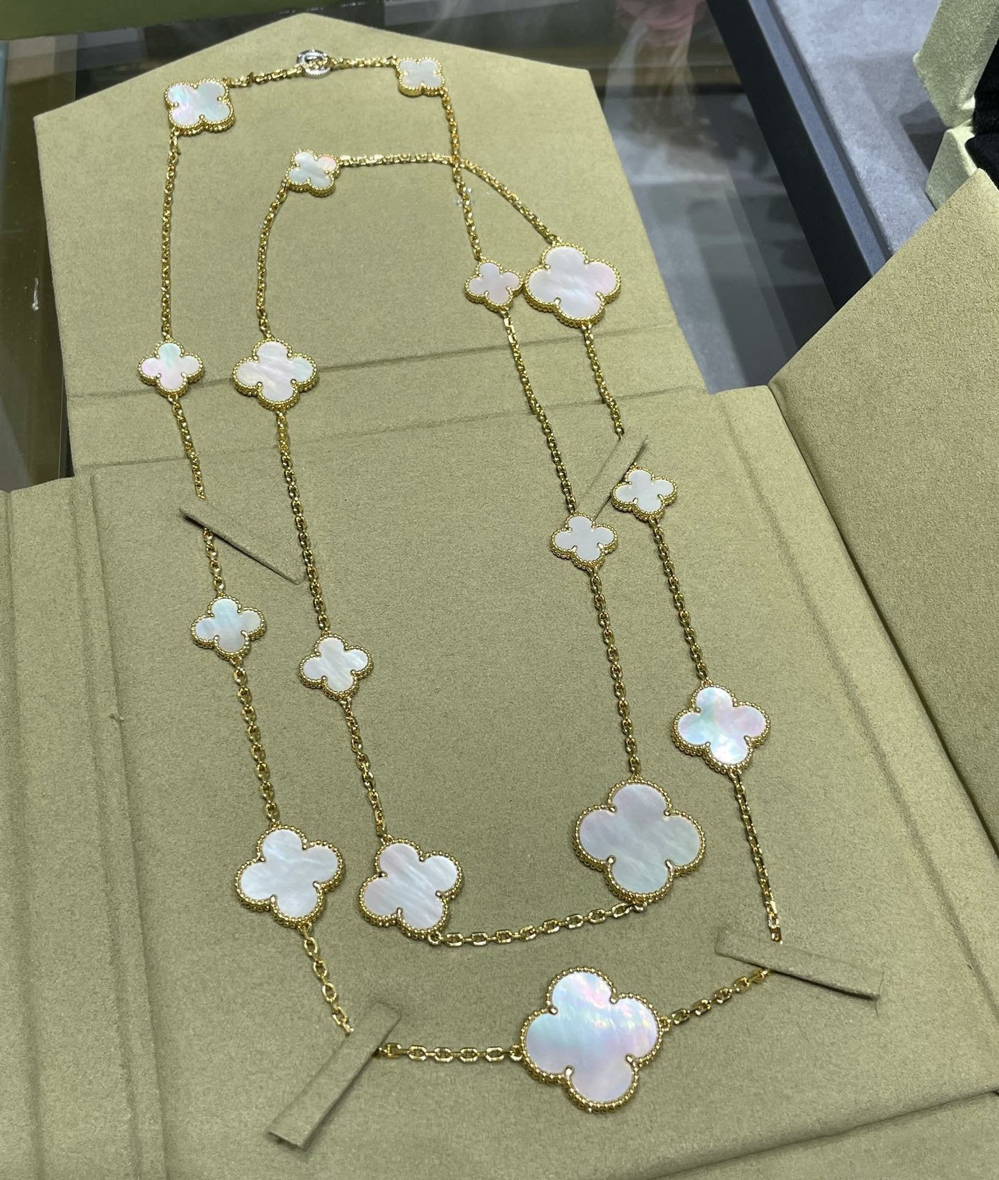 [Marin-Jewelry]クローバー 16モチーフ ホワイトマザーオブパール ゴールドネックレス