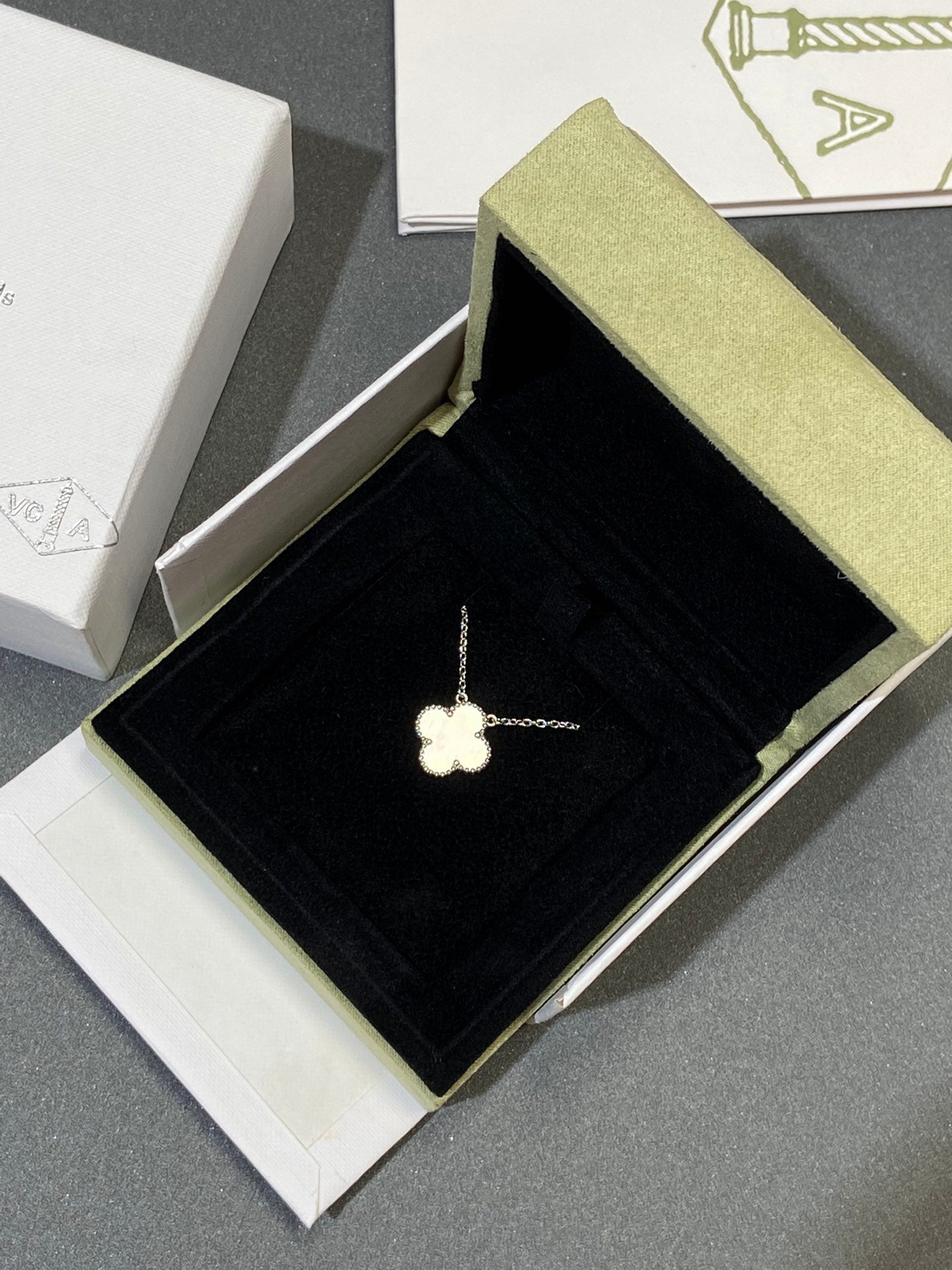 [Marin-Jewelry]CLOVER MEDIUM SILVER WHITE MOP NECKLACE
