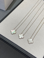 [Marin]COLLIER TRÈFLE MOYEN ARGENT NACRE BLANCHE