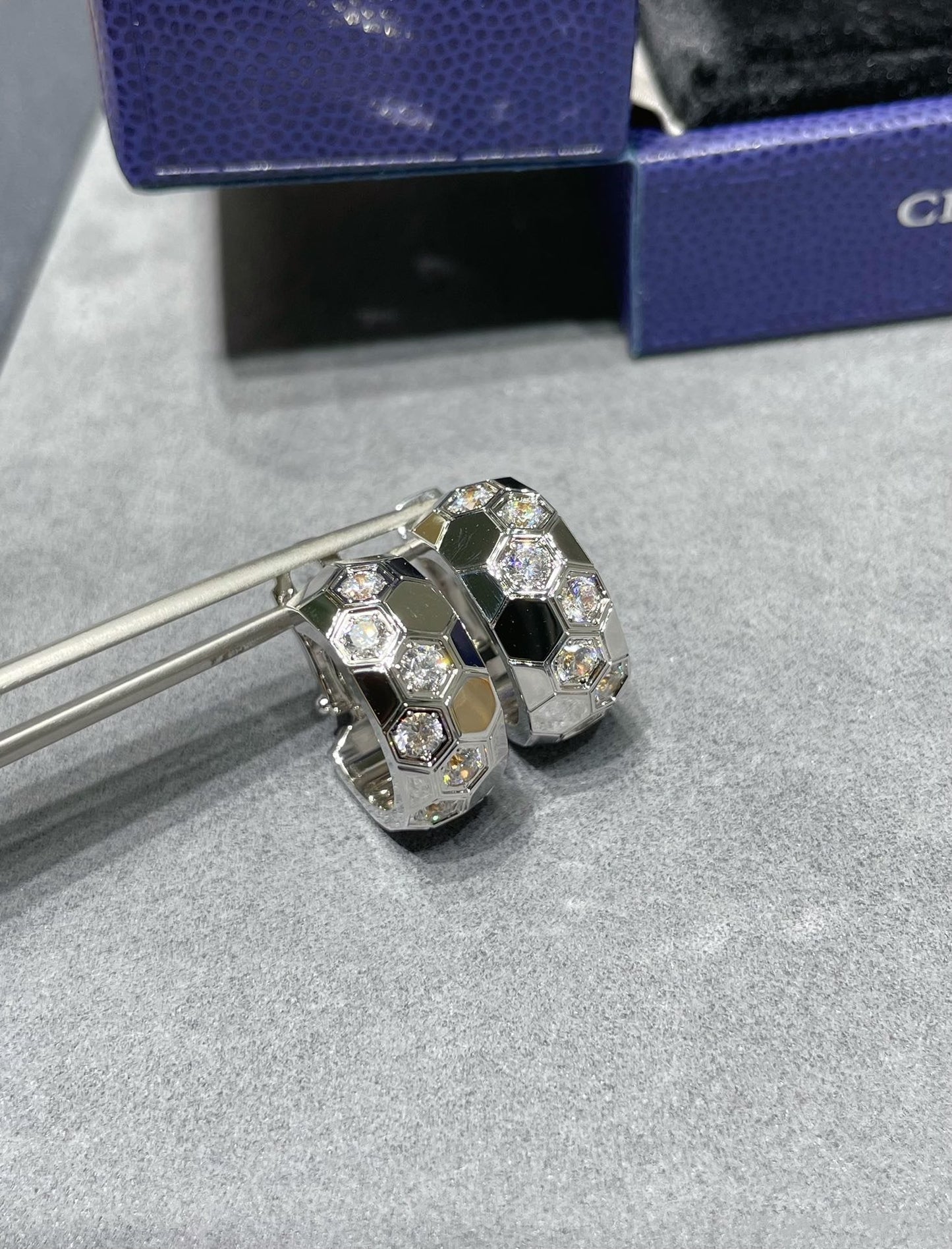 [Marin-Jewelry]BEE LOVE DIAMOND HOOP EARRINGS