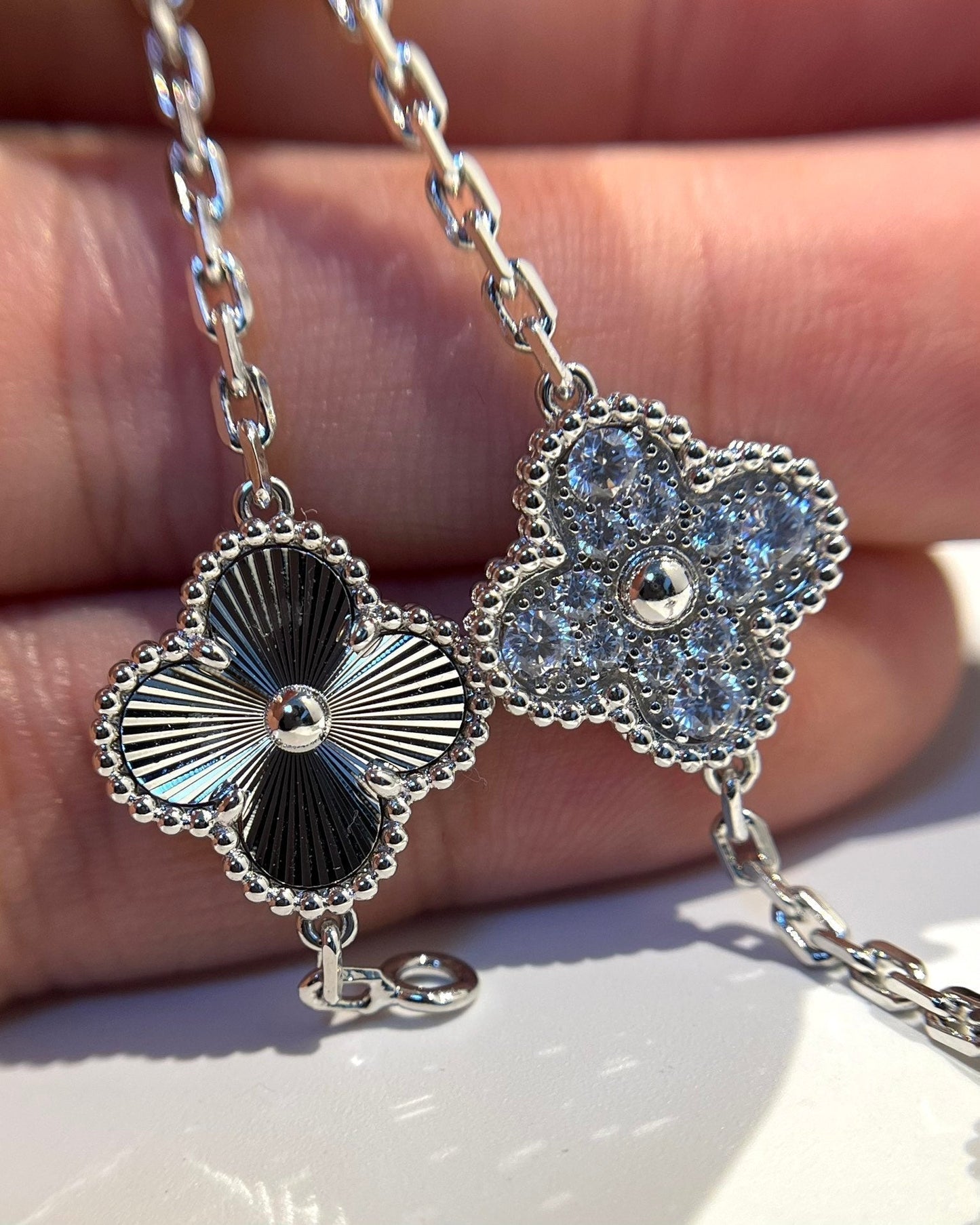 [Marin] CLOVER 5 MOTIF LASER BRACELET COLLECTION