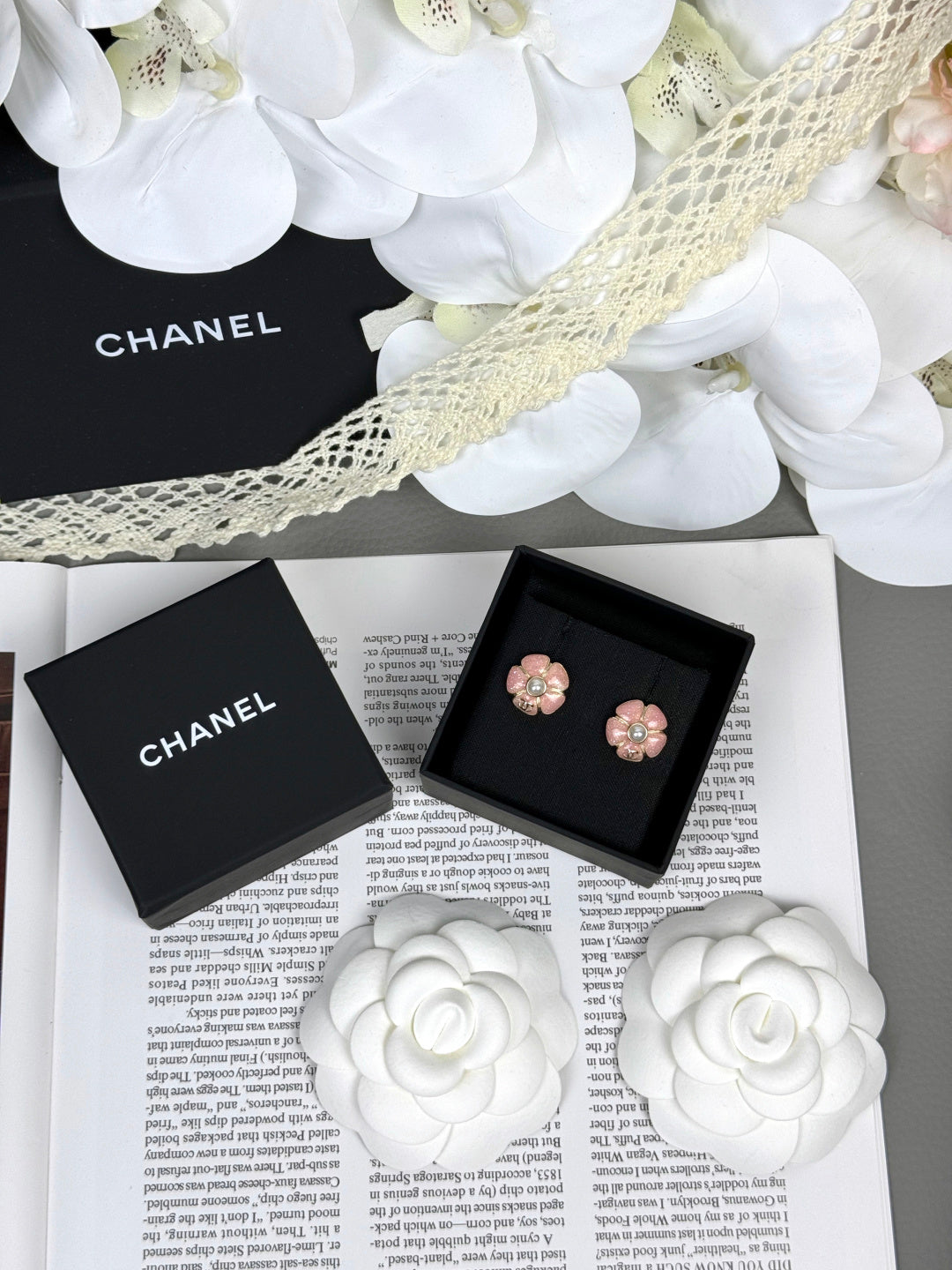 [Marin-Jewelry]26C Pink Camellia Pearl Enamel Stud Earrings