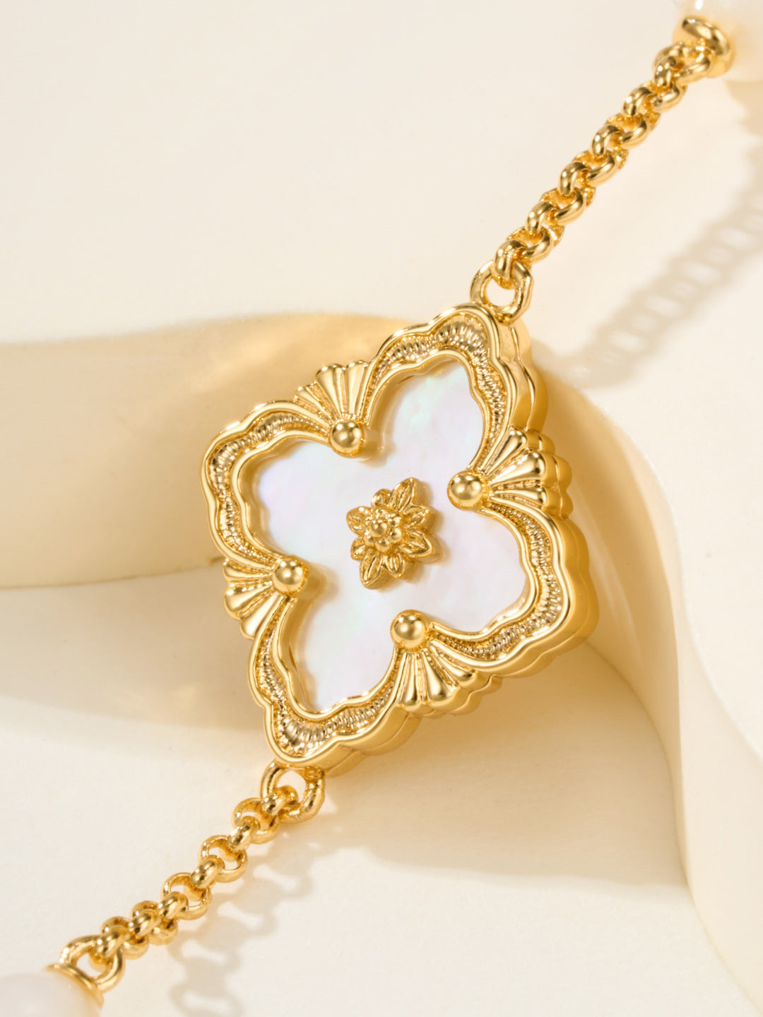 [Marin]B.C.L ENAMELED Three-Flower Bracelet（Trumpet)