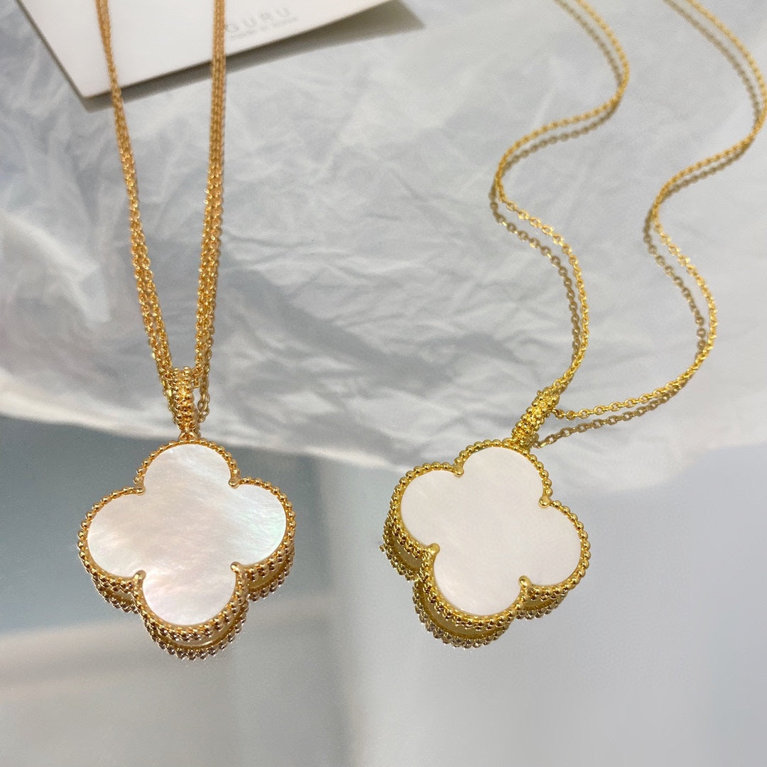 [Marin]CLOVER 25MM MOP LARGE PENDANT NECKLACE