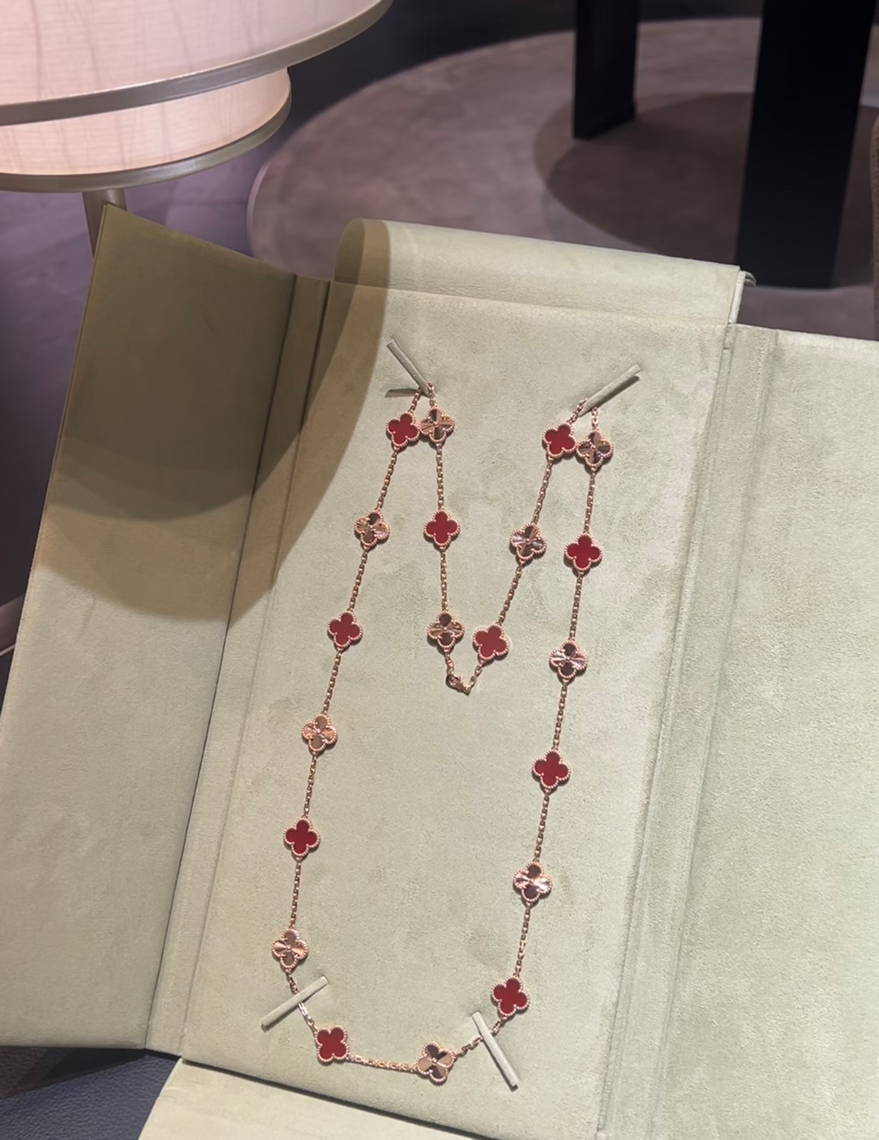 [Marin]CLOVER 20 MOTIFS LASER CARNELIAN NECKLACE