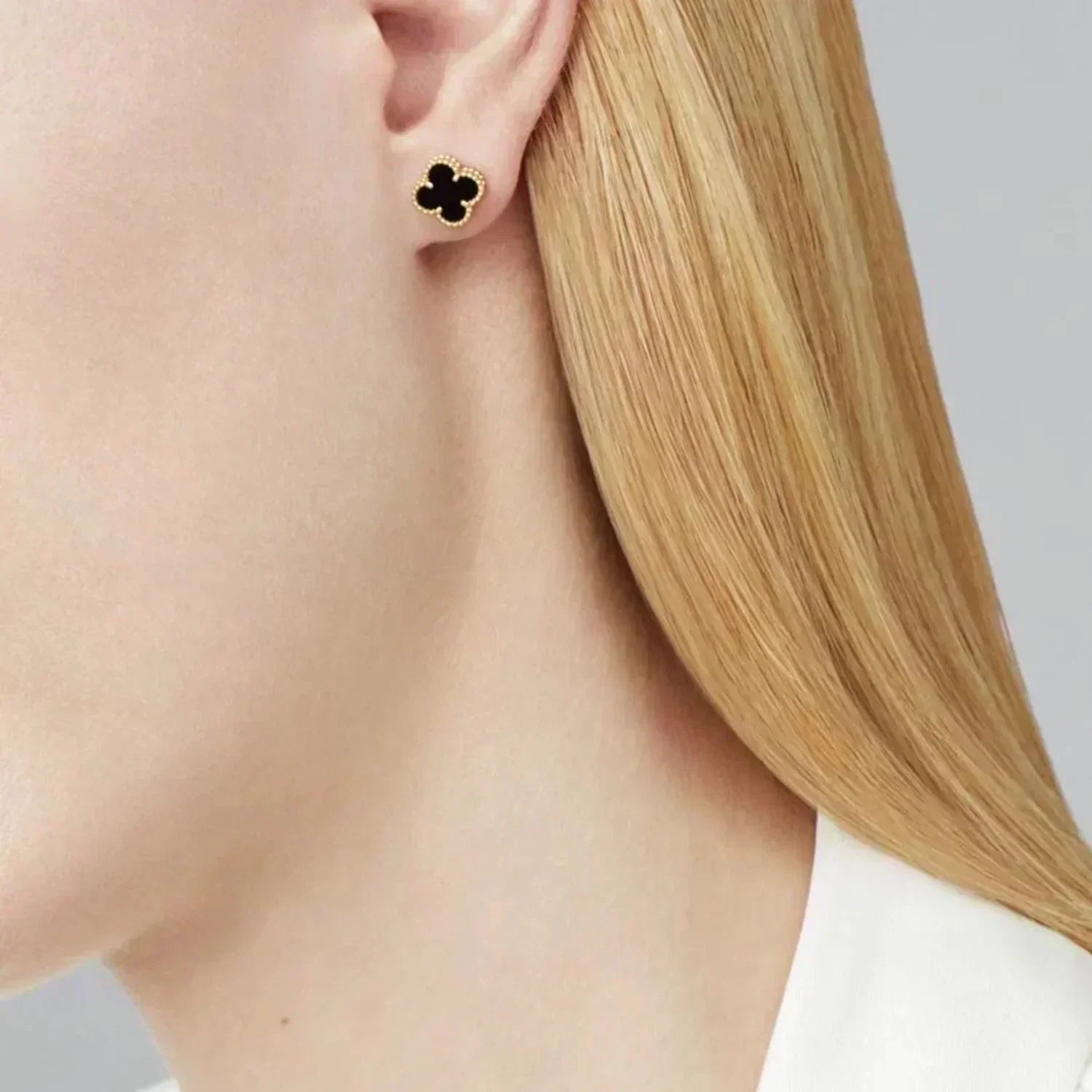 [Marin]CLOVER MINI 9.5MM BLACK MOP EARRINGS