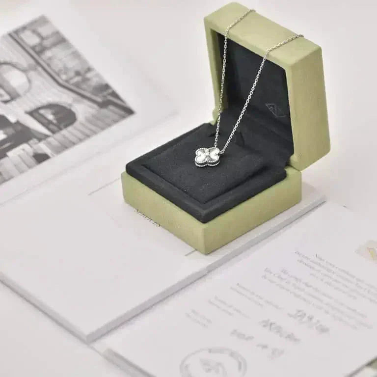 [Marin]CLOVER  15MM DIAMOND LASER NECKLACE SILVER