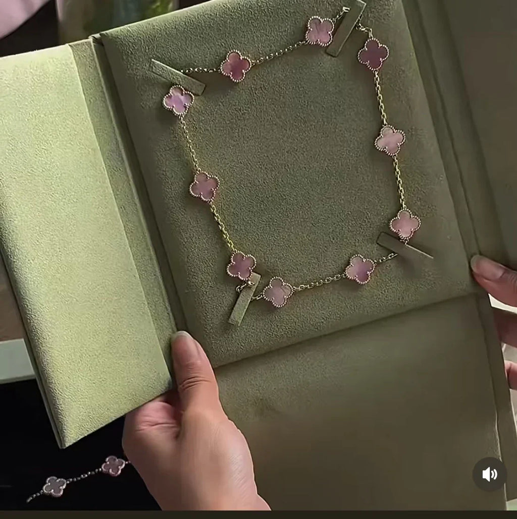 [Marin Jewellery] Pink Necklace with Ten Clover Designs
