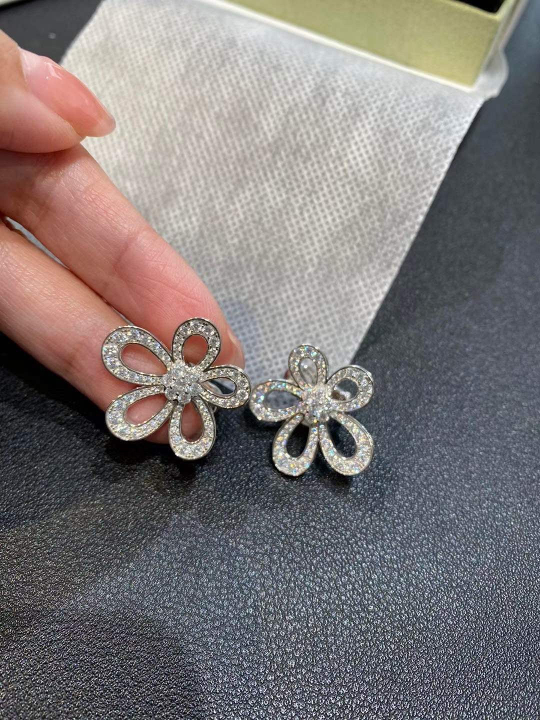 [Marin]FLOWERLACE EARRINGS FULL DIAMONDS