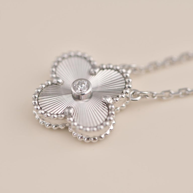 [Marin-Jewelry]CLOVER  15MM DIAMOND LASER NECKLACE SILVER