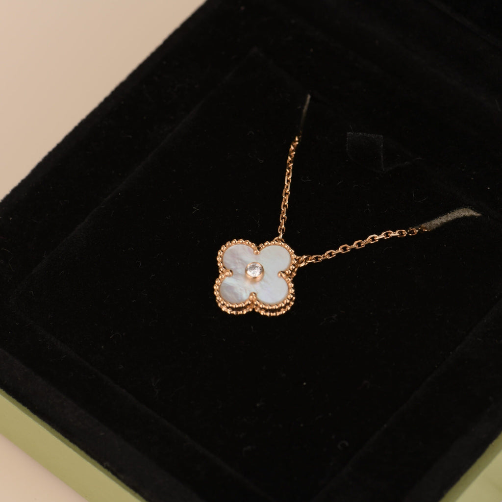 [Marin]CLOVER 15MM DIAMOND WHITE FRITILLARIA NECKLACE