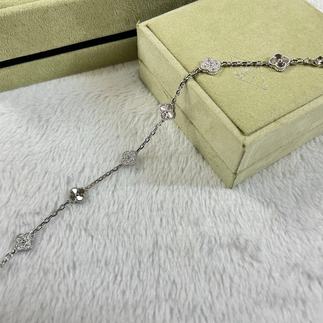[Marin]CLOVER 6 MOTIF DIAMOND LASER BRACELET